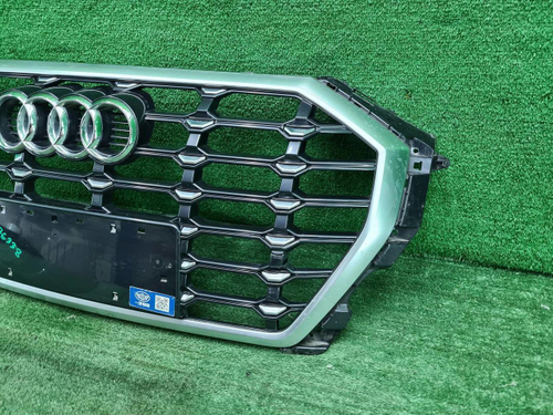 Решетка радиатора Audi Q3 2 (2018-н.в.)