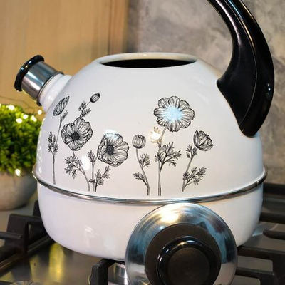 Чайник 4л со свистком, консольная ручка, белый "Черная космея"
