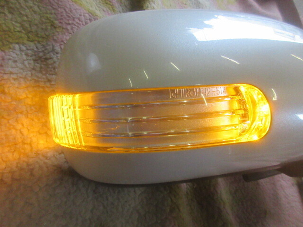 зеркало правое Toyota Premio ZRT260 261