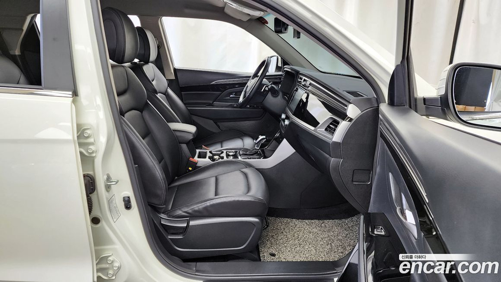 KG Mobility (Ssangyong) Beautiful Korando Бензин 1.5 2WD C5 (10.2020)