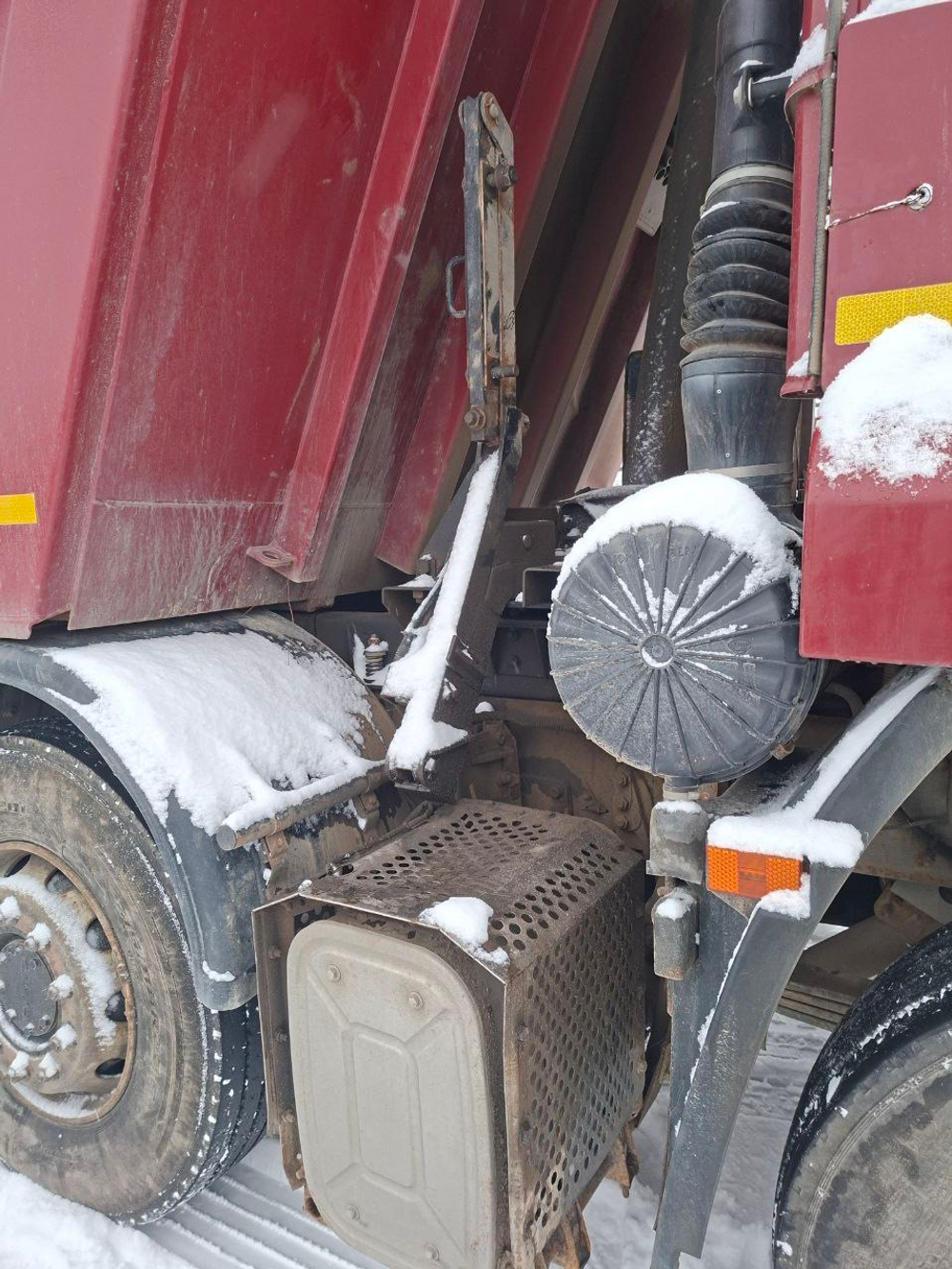 КамАЗ 65201 8x4 Самосвал 65201-7080- 49(В5) (Дизельный, 8,9 л, 390 л.с., МТ)