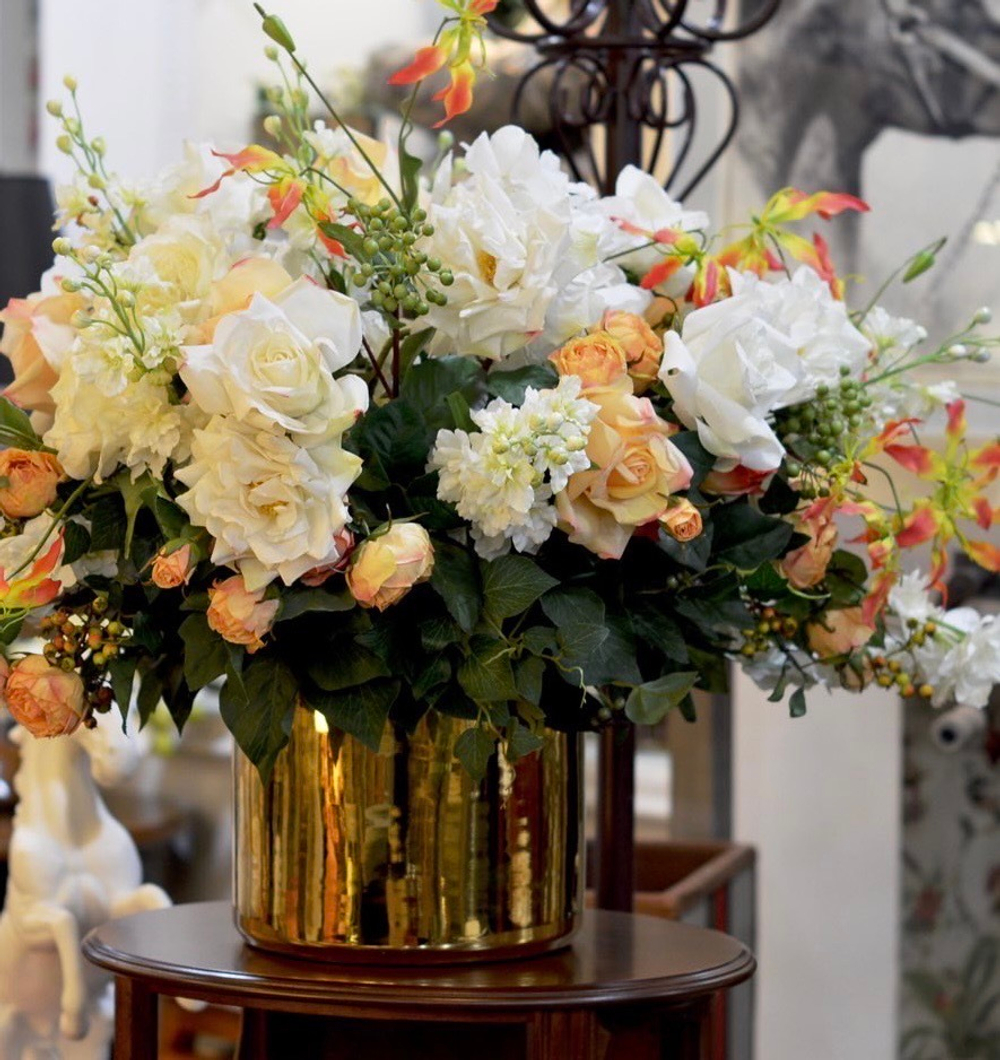 Кашпо в золотом цвете 23 см