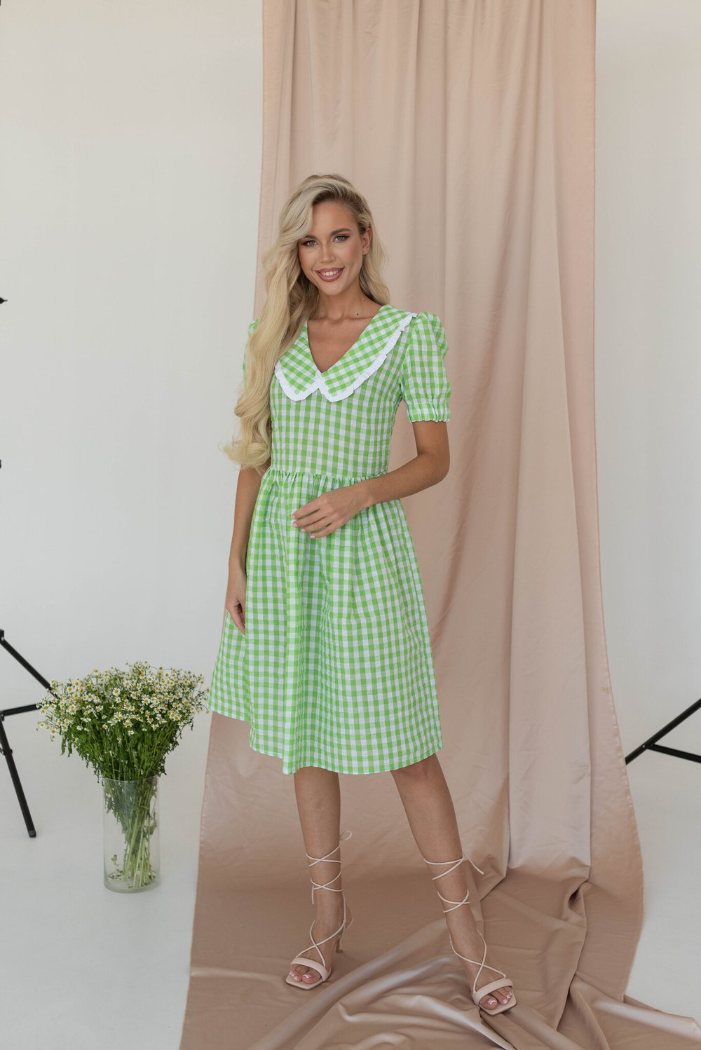 Платье зеленая клетка с воротником