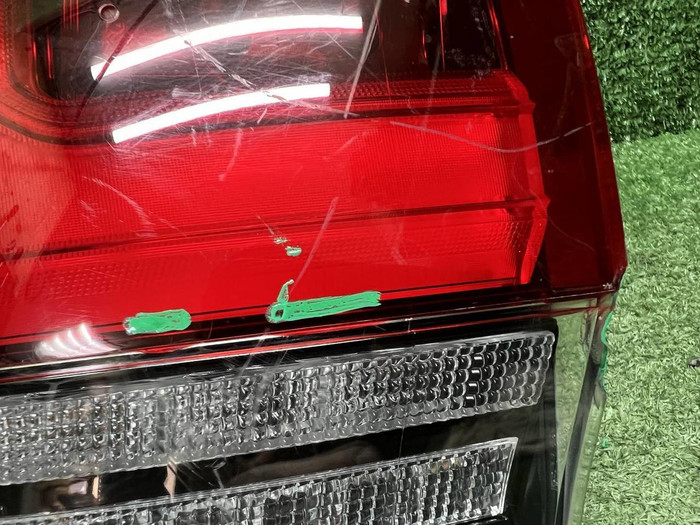 Фонарь левый внешний Toyota Land Cruiser 300 21-нв