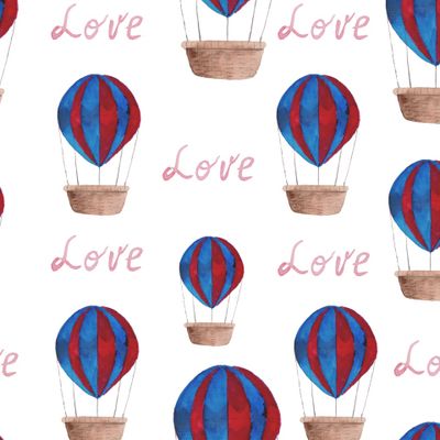 Любовь в воздухе. Воздушный шар с надписью Love.