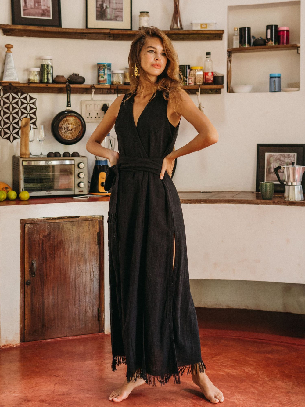 Длинное бохо-платье с запахом (черное)
