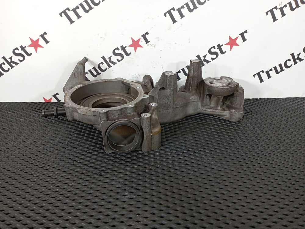 Корпус водяного насоса