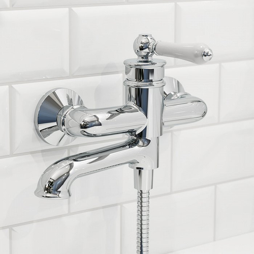 Смеситель для ванны с керамическим дивертором Oxford IDDIS витринный образец действующий стенж