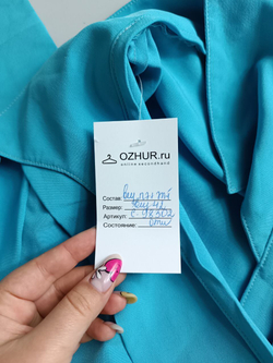 Блузка ярко-голубая на запАх 42 размер