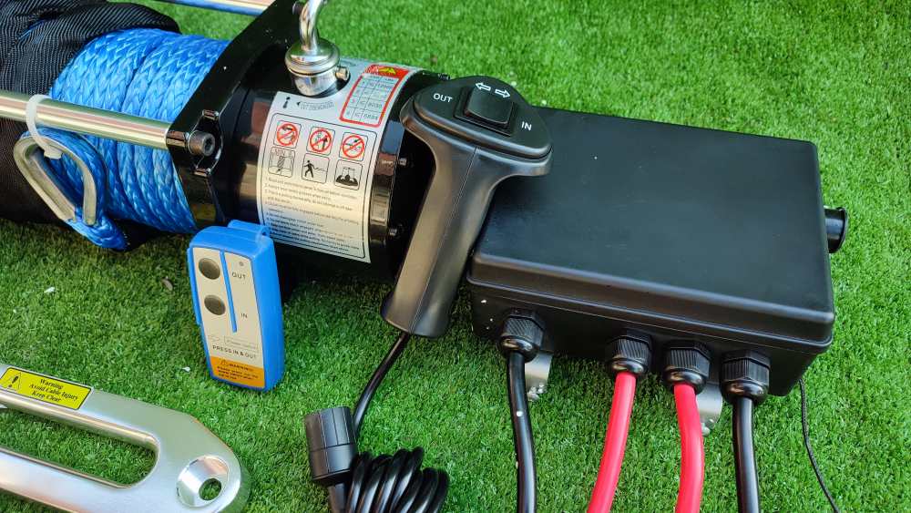 Лебедка 12000 LBS 12В кевларовый трос