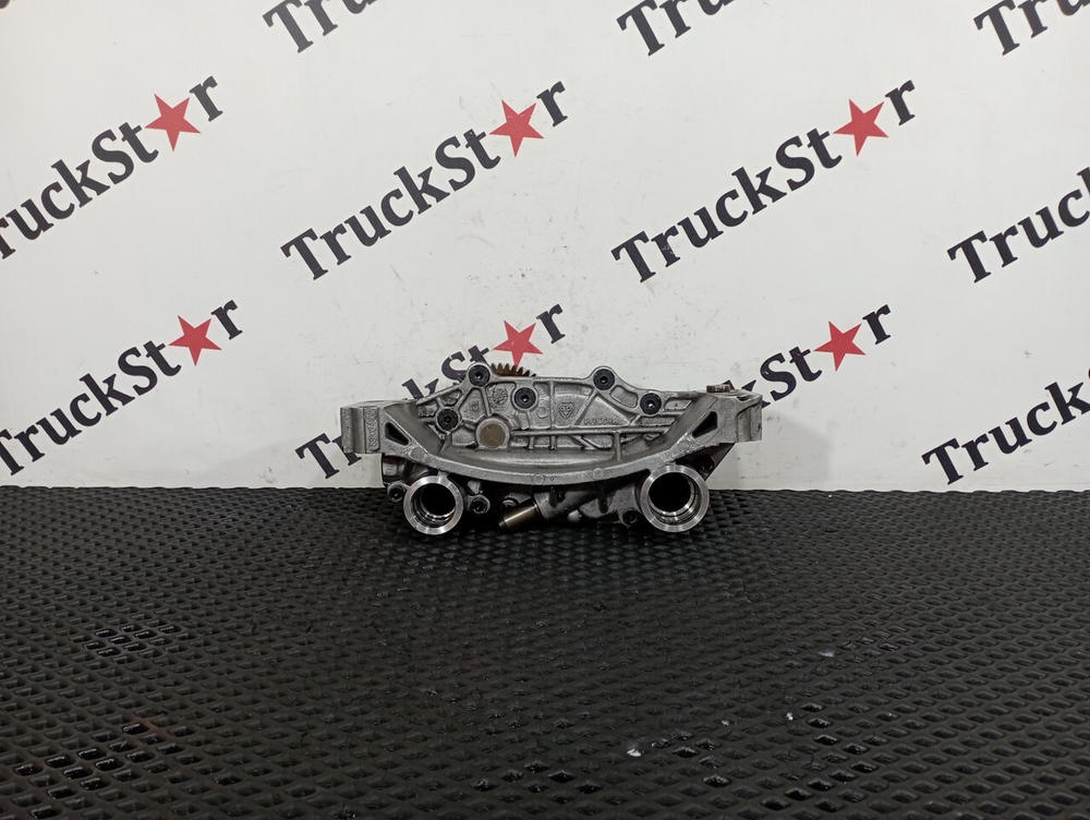 Насос масляный