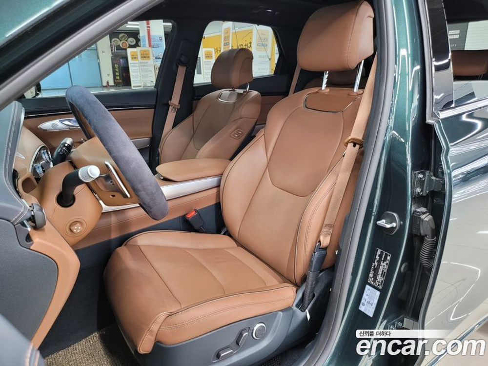 Genesis GV70 2.5T Бензин AWD (12.2021)