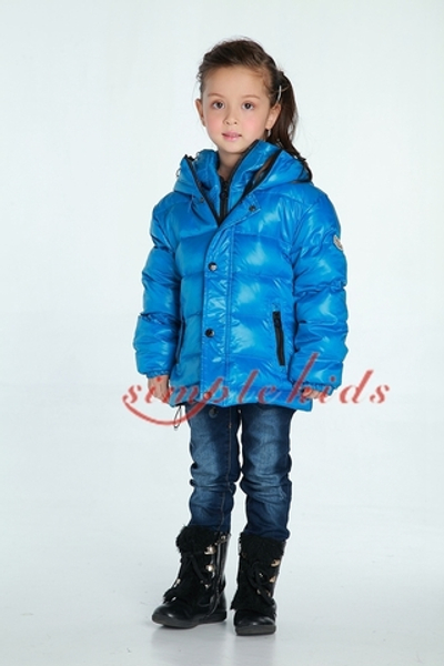 Пуховик детский с двойной молнией и капюшоном