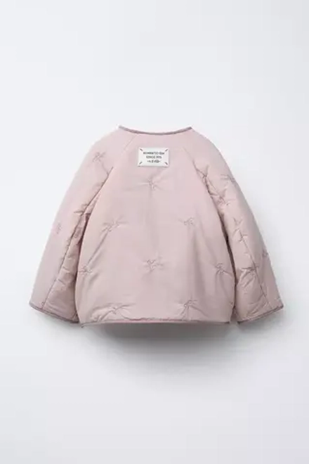 ZARA НЕПРОМОКАЕМЫЙ ПУХОВИК С ВЫШИВКОЙ «БАНТЫ», РОЗОВАТЫЙ