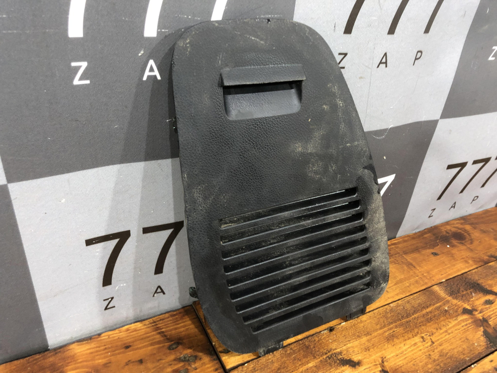 Заглушка обшивки багажника правая Toyota RAV4 IV (XA40) 12-19 Б/У Оригинал 6476642030