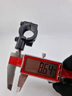 Крепления для зеркал на руль велосипеда, электросамоката, скутера, мотоцикла (8 мм резьба / 22-25 мм руль) комплект 2 шт, чёрные, силумин