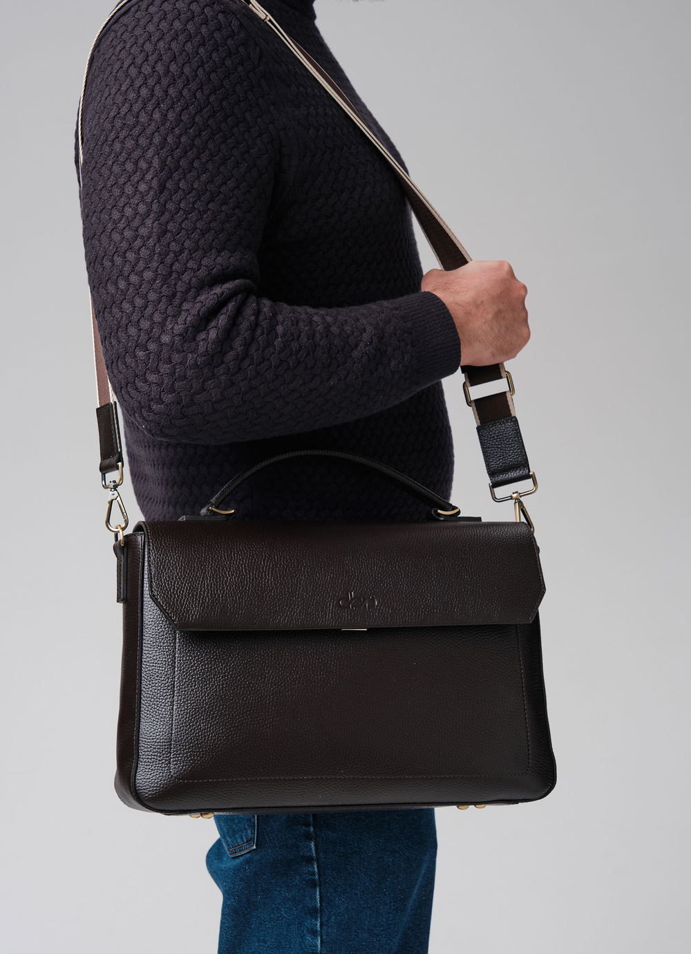 Мужская кожаная сумка Levi DBR 7115 темно-коричневый