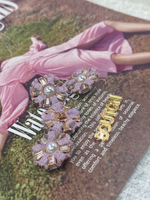 Пуговицы золотые со стразами и жемчугом в форме цветка с твидовой лавандовой тесьмой