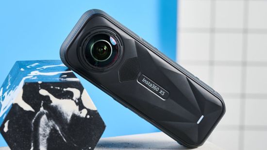 Экшн-камера Insta360 X5