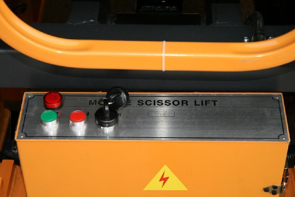 Подъемник ножничный несамоходный SJY-0.3-11 (AC 300 кг; 11 м) SMARTLIFT (SMART)