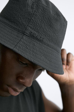 ZARA ПАНАМА С РЕЛЬЕФНЫМ УЗОРОМ, ЧЕРНЫЙ