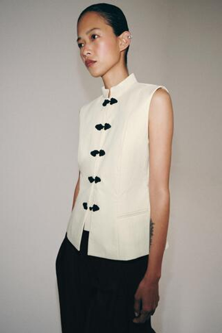 ZARA ЖИЛЕТ ОБЛЕГАЮЩЕГО КРОЯ — ZW COLLECTION, ПЕСОЧНЫЙ