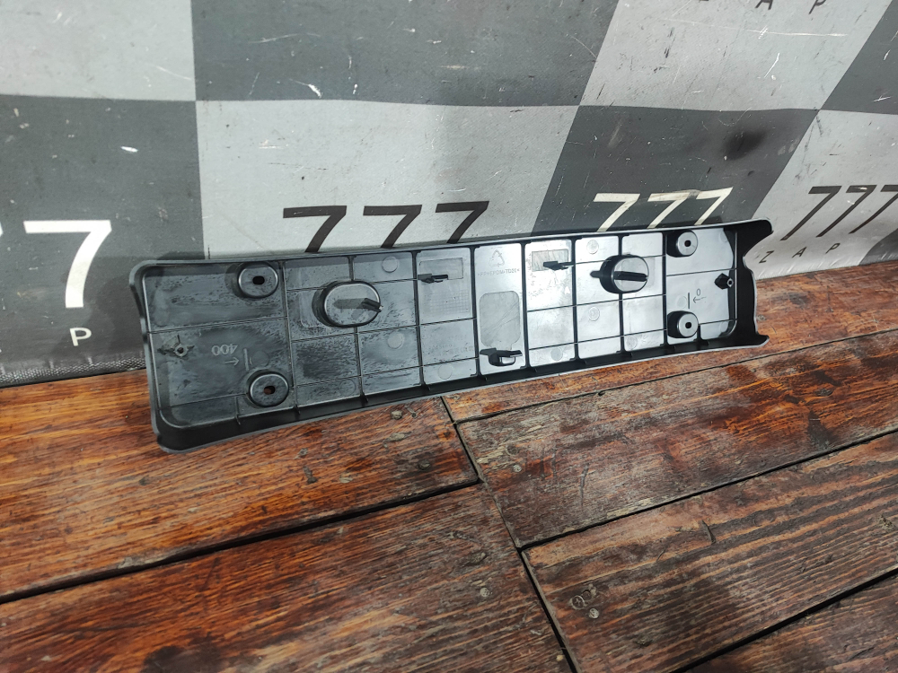 Площадка гос. номера Geely Tugella 19-нв Б/У Оригинал 8890434463