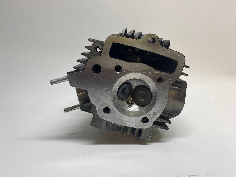 Головка блока цилиндров ( ГБЦ ) в сборе двигатель 1P39FMA