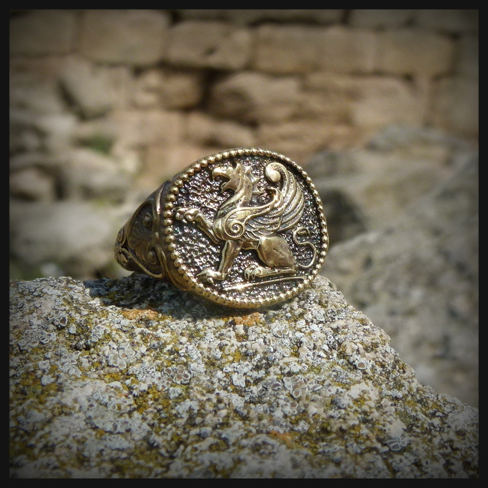 Кольцо "Грифон" латунь , литье художественное