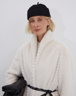 Шуба из искусственного меха норки зигзаг молочный