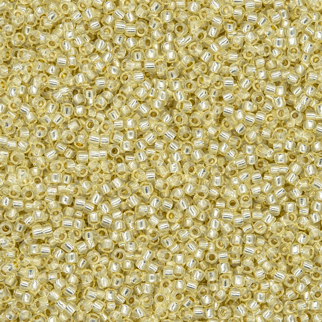 Японский бисер TOHO Round 15/0 (№PF2109), с внутренним серебрением, полупрозрачный глянцевый