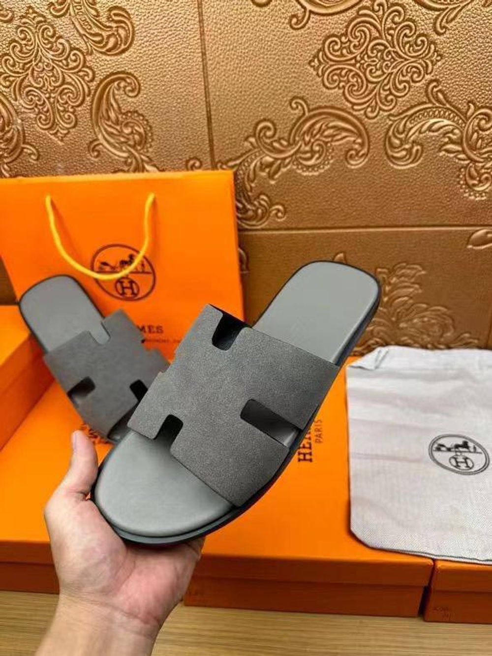 Шлёпанцы Hermes