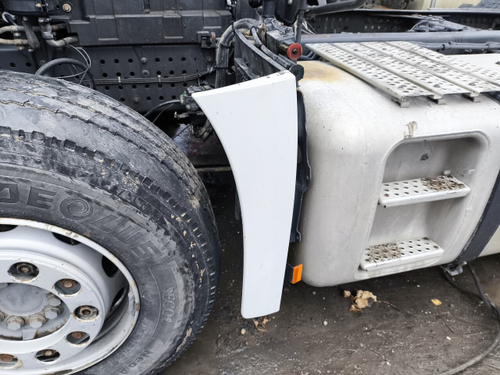 Крыло переднее левое задняя часть