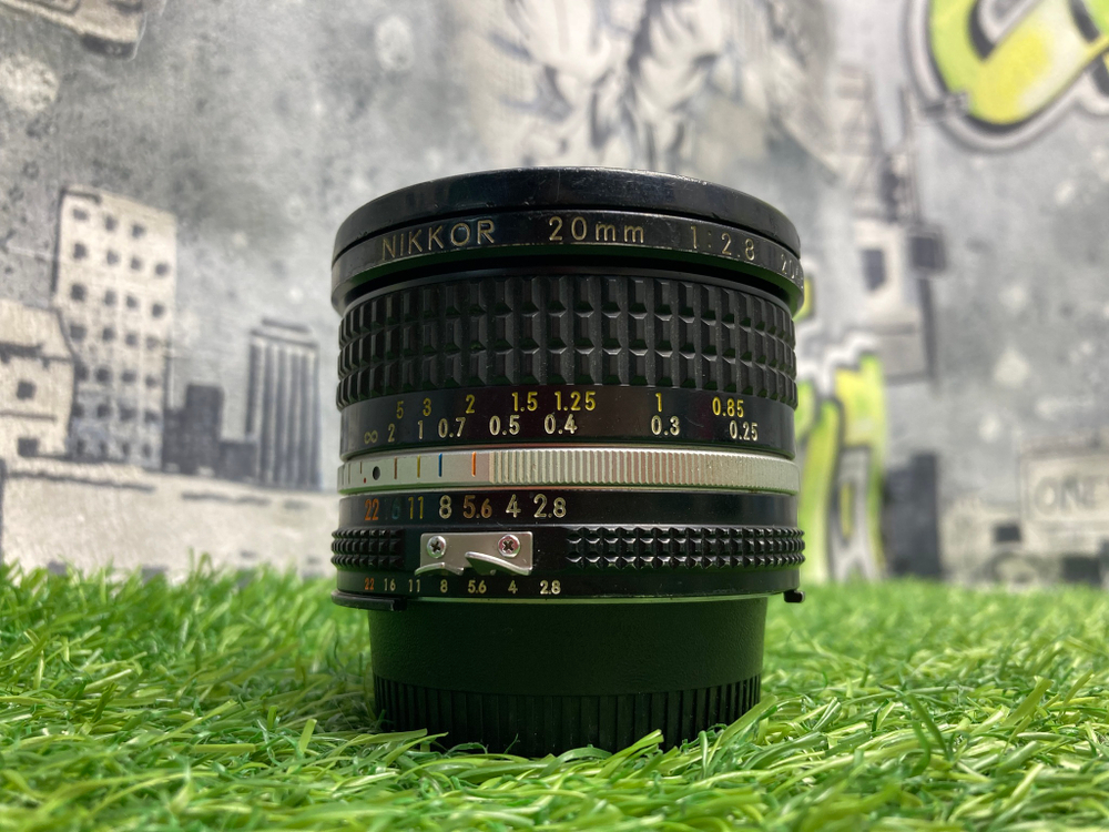 Nikon Nikkor 20mm 2.8