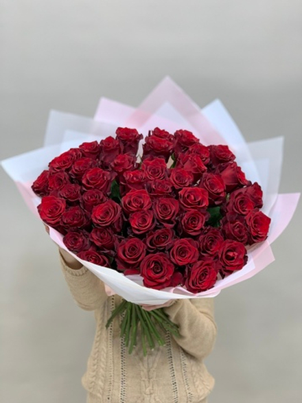 Букет 45 красных роз Эквадор 70см в пленке