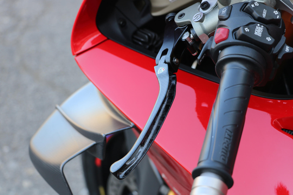 LCR49K CNC RACING CLUTCH LEVER FOLDING CARBON (DVL V4)