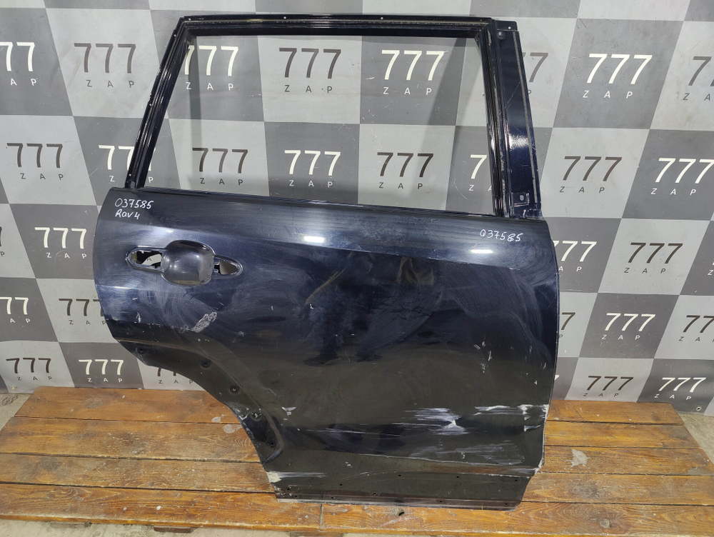 Дверь задняя правая с дефектом RAV4 (XA50) 18-нв Б/У Оригинал 670030R151