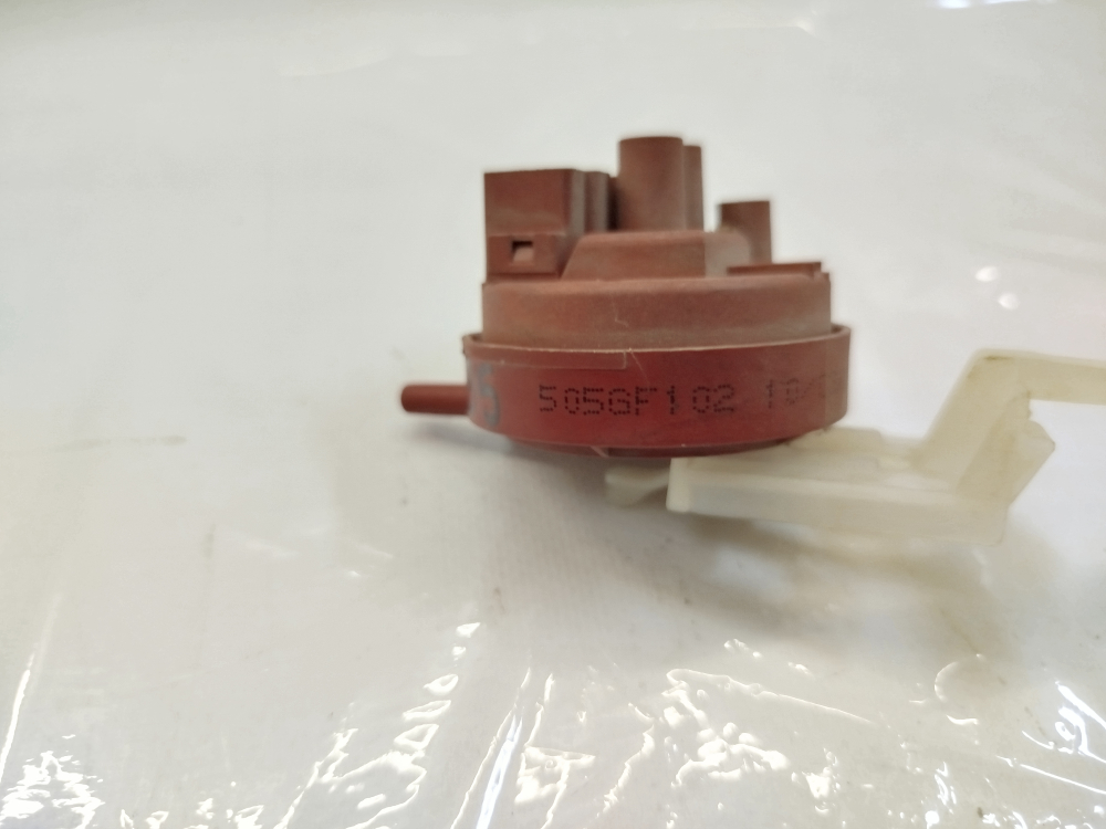 535 Датчик уровня воды (Прессостат) для стиральной машины Indesit 505GF102 90-65-330 б/у
