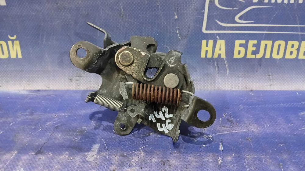Замок капота TOYOTA IST 2002-2007