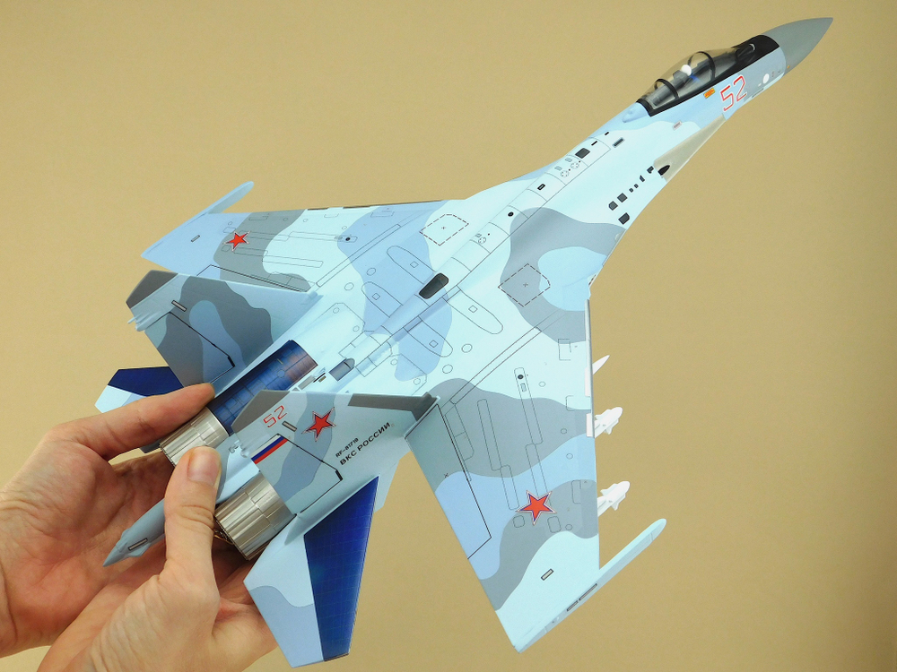 Модель самолета Су-35С (М1:48 ВКС России, RF-81719, 52, Камуфляж голубой)