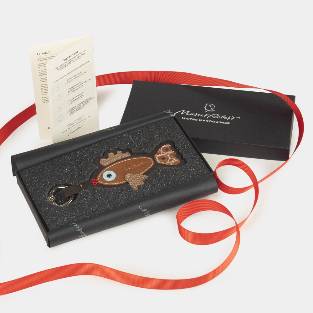 Брелок Poisson из кожи теленка темно-коричневого цвета