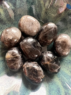 Дымчатый кварц (раухтопаз). Камни для изделий на заказ. Цена зависит от вида заказанного изделия