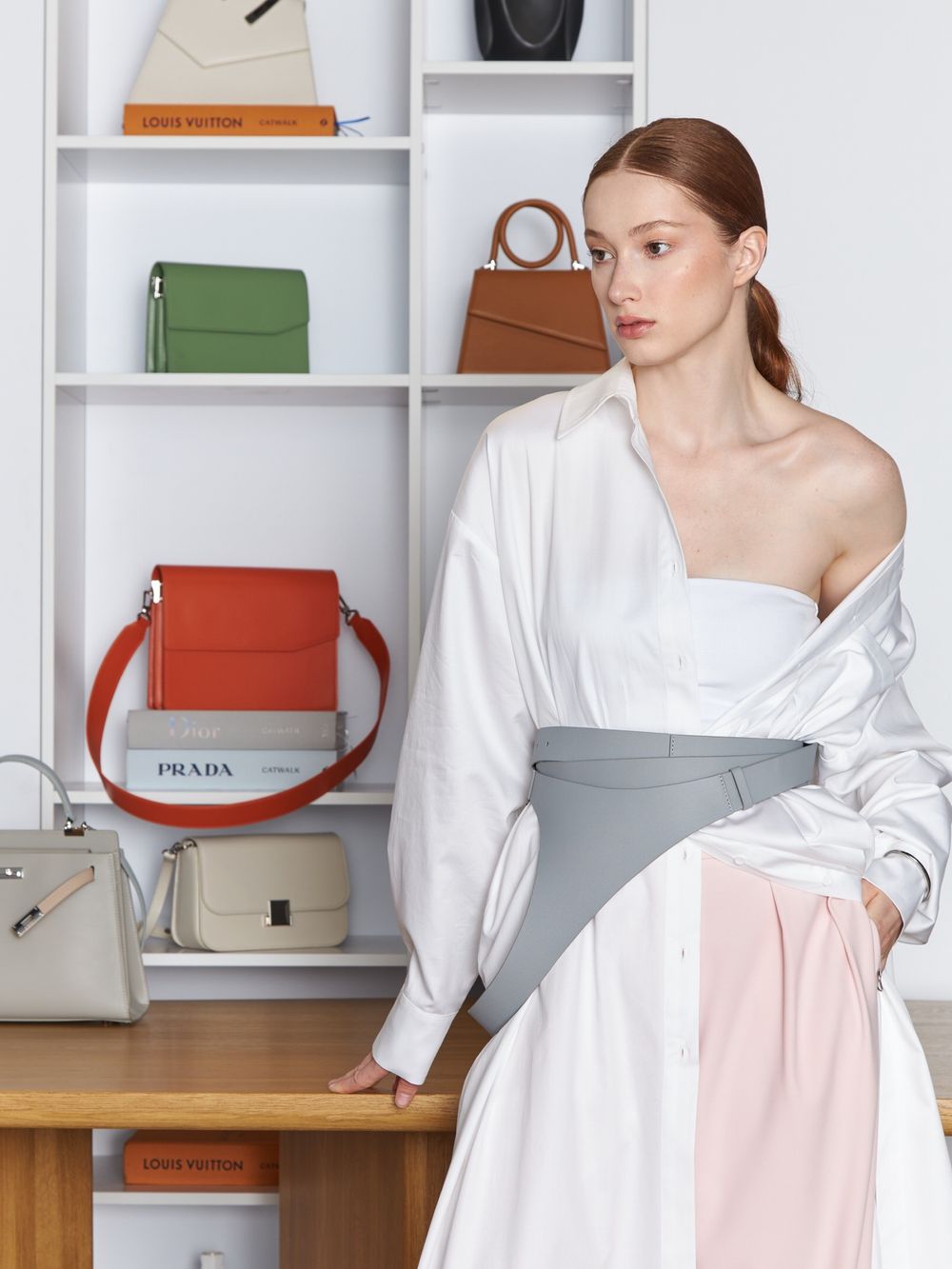 РЕМЕНЬ-ПОРТУПЕЯ SILVER GREY