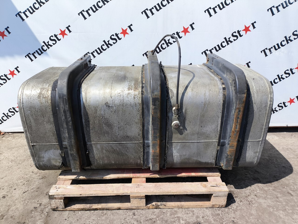 Бак топливный 700 L