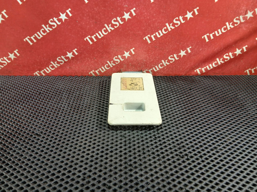 Накладка корпуса подножек левая 2023г.