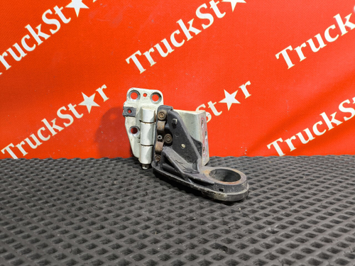 Петля двери правая