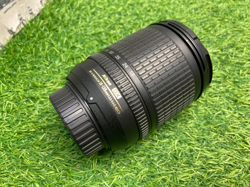 Nikon 18-135mm 3.5-5.6 ED-IF AF-S DX