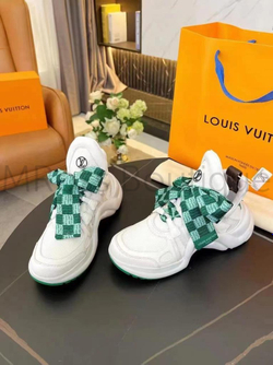 Белые Кроссовки LV Archlight Louis Vuitton (Луи Виттон) с ментоловыми шнурками лентой