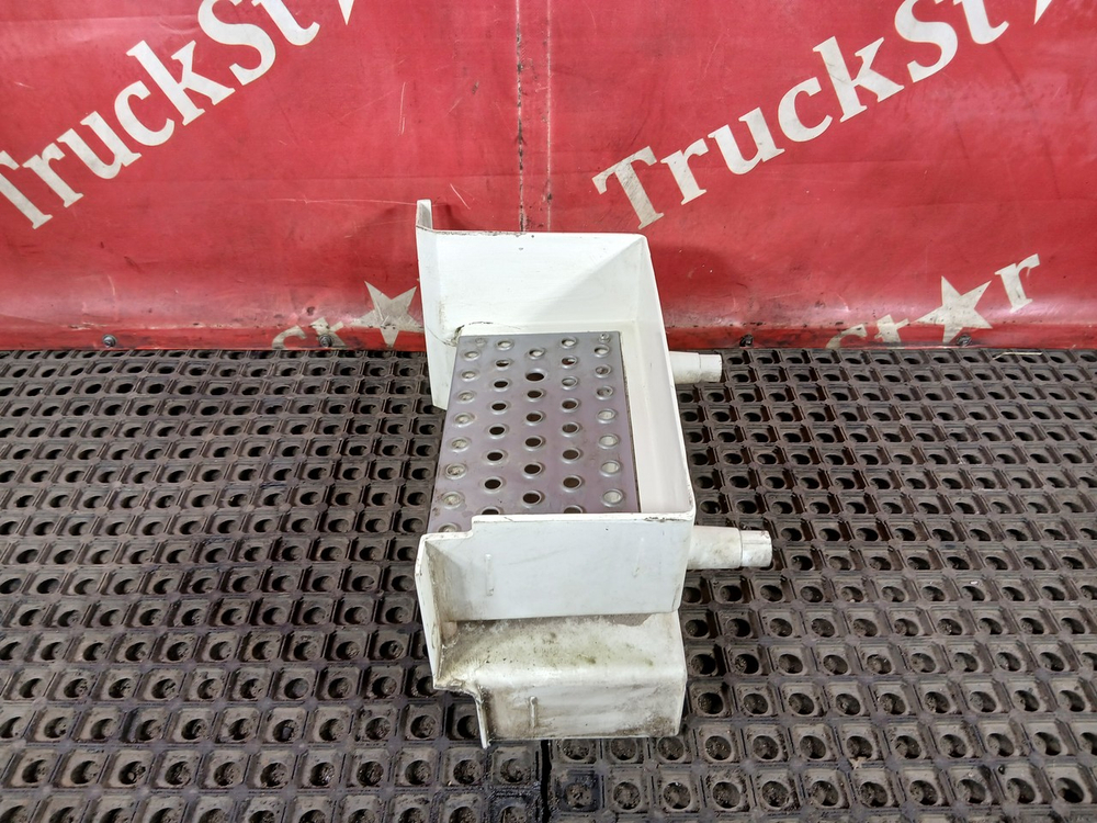 Корпус подножки правой