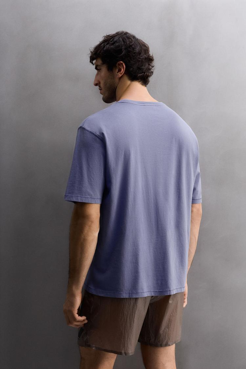 ZARA ФУТБОЛКА С ГРАФИЧЕСКИМ ПРИНТОМ, ЛИЛОВЫЙ